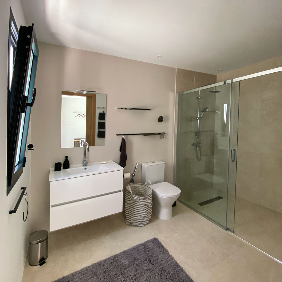 Suite 1 – Bad